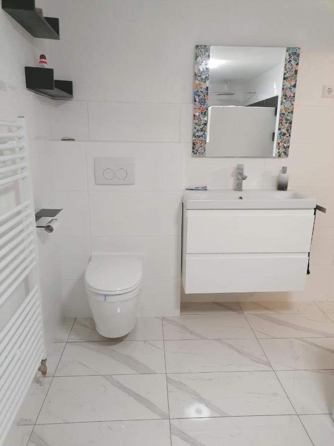 Appartement Schoene Einliegerwohnung In *