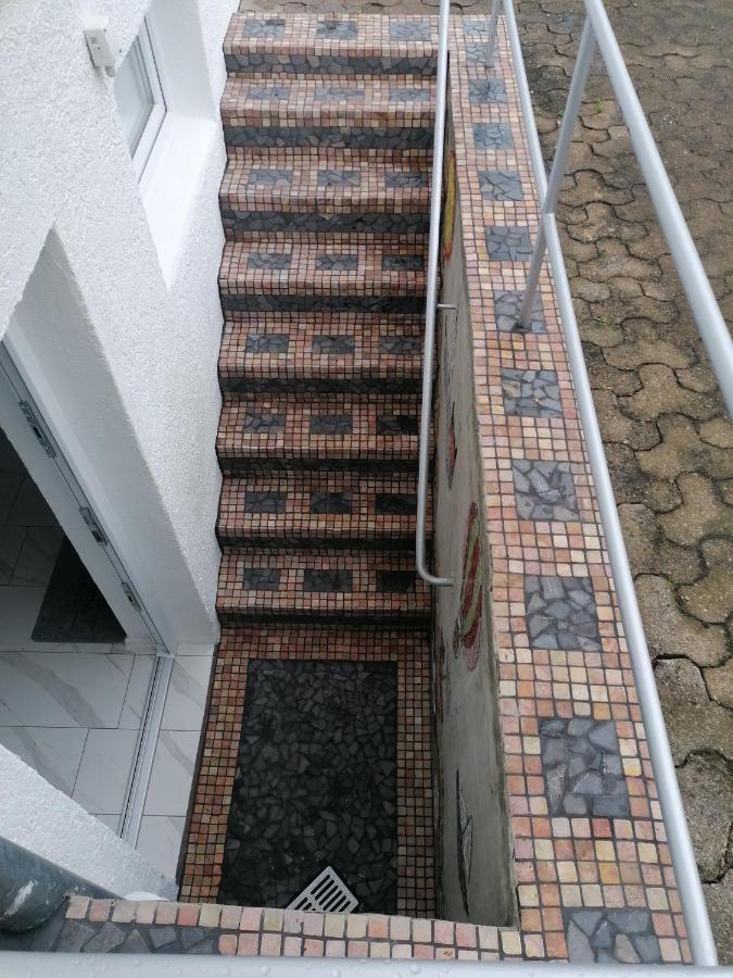 Schoene Einliegerwohnung In Appartement *